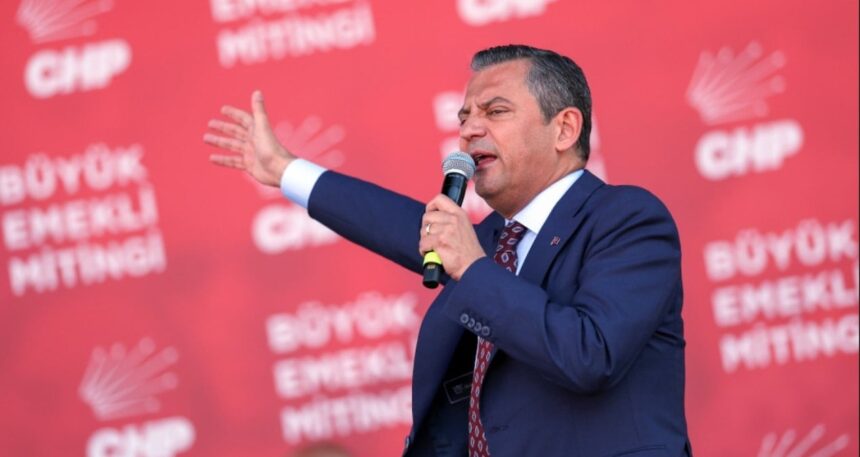 Özgür Özel’in duyurması bekleniyor: İki vekil CHP’ye geçiyor