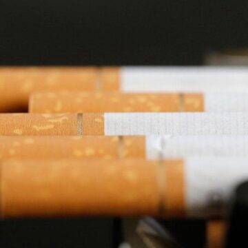 Sigaraya zamlar peş peşe geldi