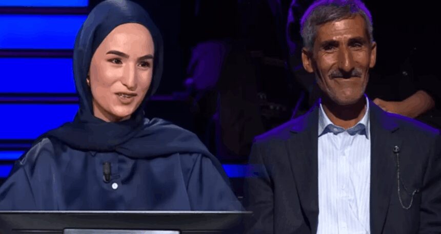 Sınav çıkışı çiçeklerle karşılayan baba, yarışma programında da kızının arkasında durdu