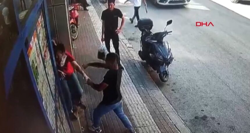 Sıra beklediği için sinirlendi; Kasiyer kadının burnunu kırdı!