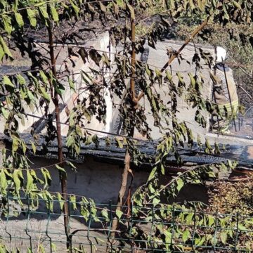 Sultangazi’de yangın: İki ev kullanılmaz halde