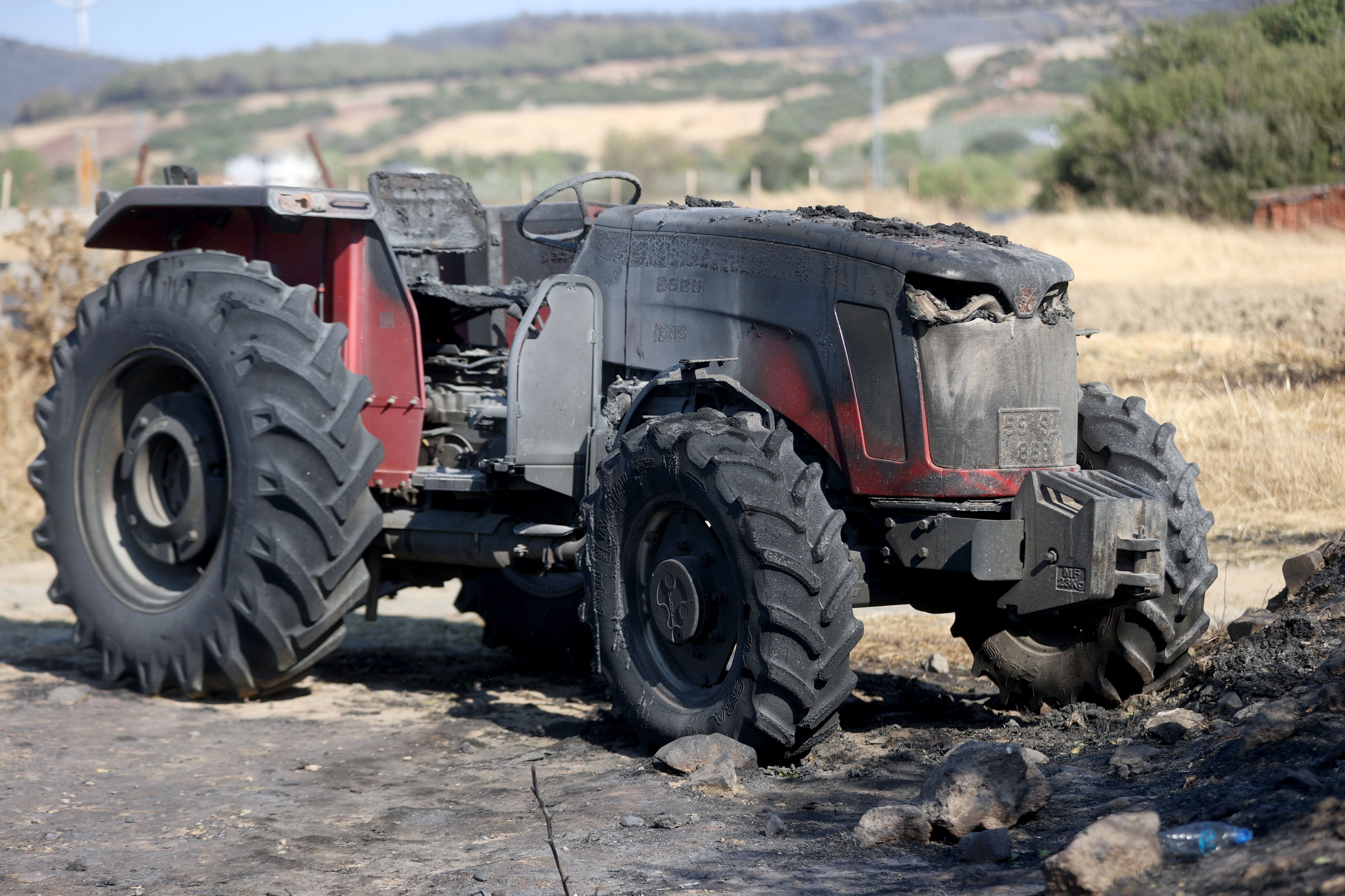 Tekirdağ'daki yangın kısmen kontrol altına alındı, geriye bu görüntüler kaldı