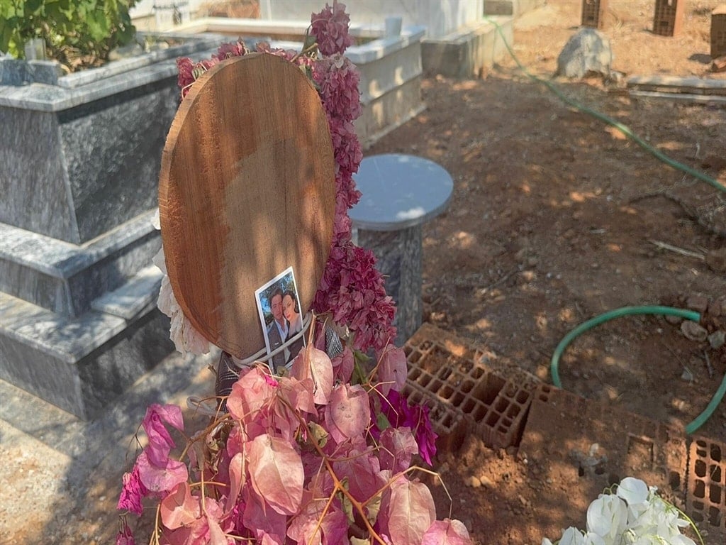 Teknede çıkan kavgada ölen Arda'nın mezarında yürekleri yakan fotoğraf!
