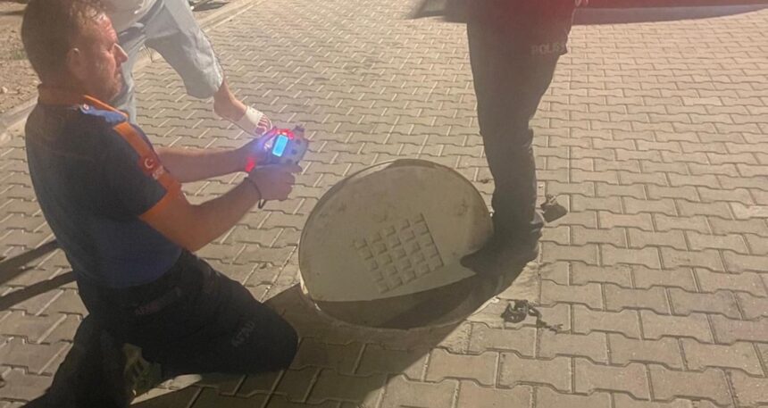 Temizlik için girdikleri atık su hattında zehirlendiler