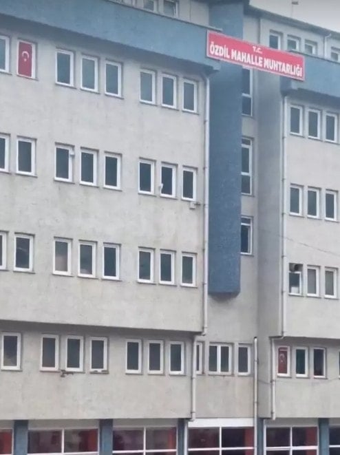 Trabzon'daki muhtarlık binası sosyal medyanın diline düştü