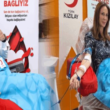 unlu-isimlerden-kizilaya-kan-bagisi-NbqVKYjy.jpg Ünlü isimlerden Kızılay’a kan bağışı