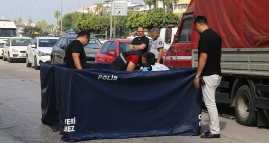Yaşlı adamın cesedi aracında bulundu