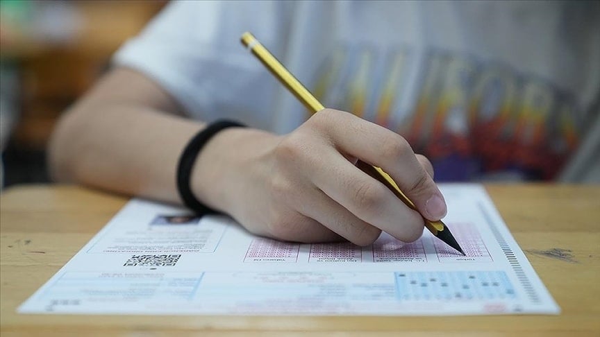 Zorunlu lise eğitimi 2 yıla mı düşecek? Bakan Tekin'den açıklama