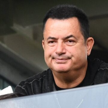 1.5 ayda kovuldu! Acun Ilıcalı’yı topa tuttu