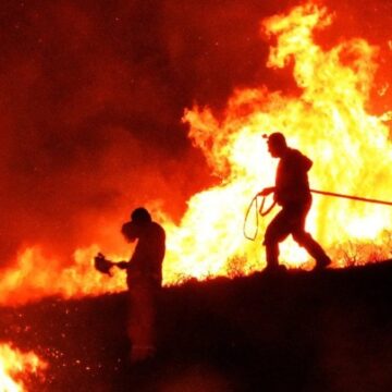 1949’dan bu yana görülen en büyük yangın: Binlerce kişi tahliye edildi