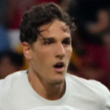 2 yıl 14 gün sonra formayı giydi