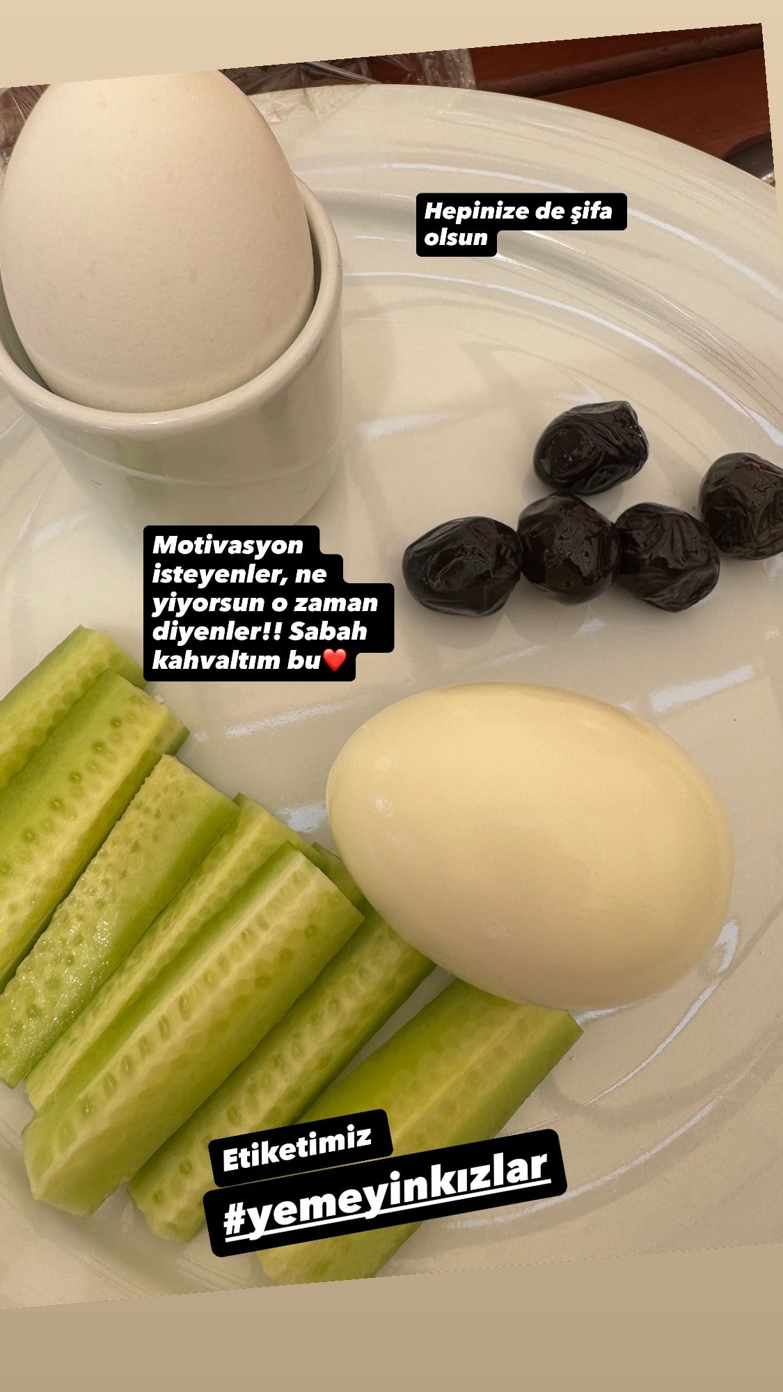 90 günde 16 kilo vermişti, kahvaltısını paylaştı: 'Yemeyin kızlar'