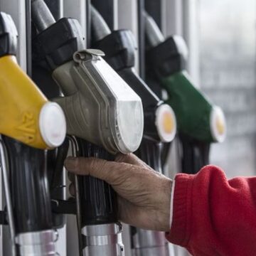 Akaryakıtta tabela yine değişiyor: Motorine indirim geliyor