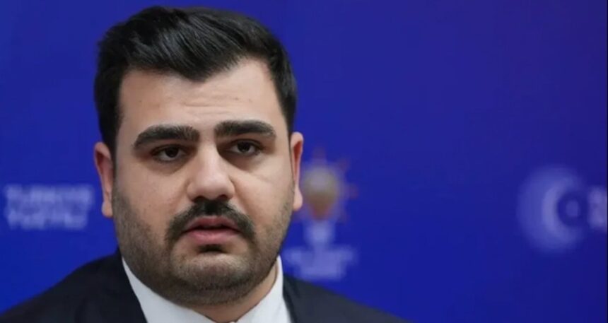 AKP’li vekilden kendi mahallesine ‘Erdoğan’ ayarı: “Şatafatlı dekorlarla süsleyip altın varaklı masalar, kırmızı taht koltuklar arasında…”
