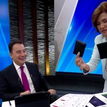 Ali Babacan’ın cebinden çift cüzdan çıktı