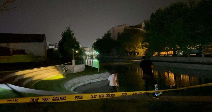 Alkol aldıktan sonra fenalaştılar! İki arkadaşı ölüm ayırdı
