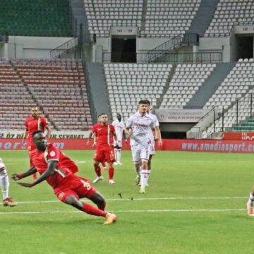 Amed Sportif Faaliyetler, üç puanı dört golle aldı