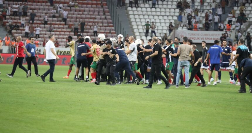 Amedspor-Erzurumspor maçı sonrası ortalık karıştı