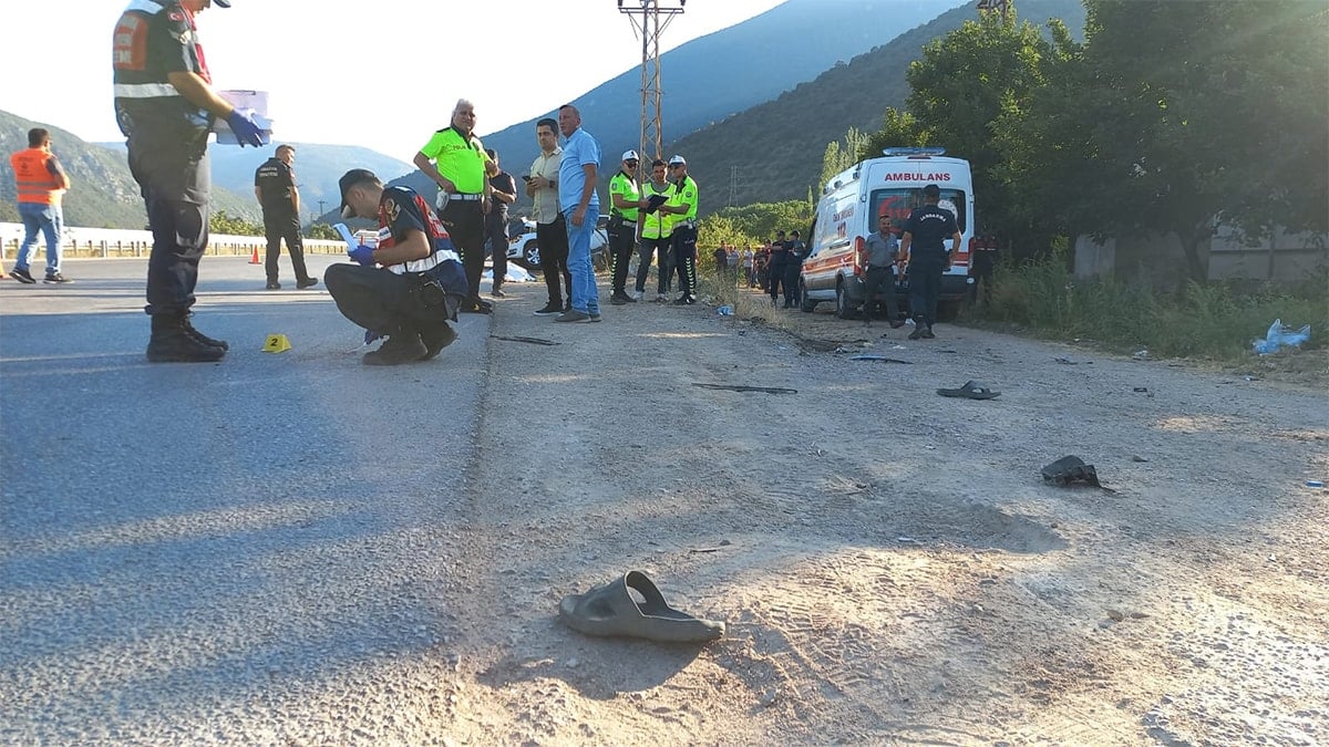 Anne ve oğlunun öldüğü kazada yürek burkan detay