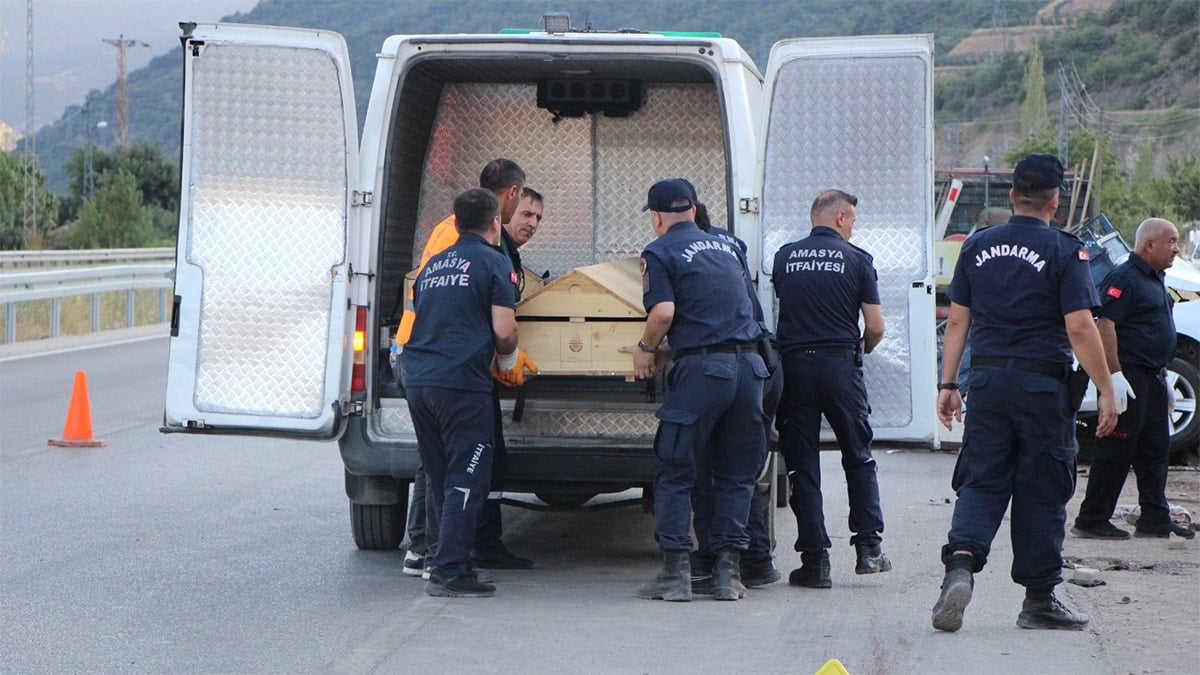 Anne ve oğlunun öldüğü kazada yürek burkan detay