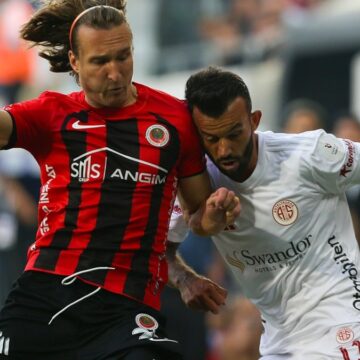 Antalyaspor Emre Belözoğlu ile 2’de 2 yaptı!