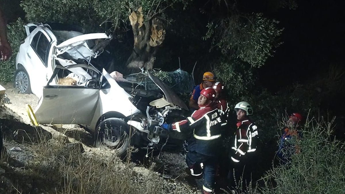 Araç zeytin bahçesine uçtu, 2 kadın hayatını kaybetti