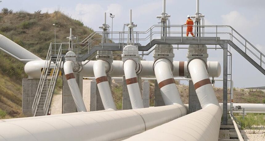 Azerbaycan’dan çıkıp Türkiye’den sevk edilen petrol nedeniyle o ülkede OHAL ilan edildi