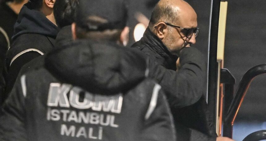 Aziz İhsan Aydın’da da sahnede