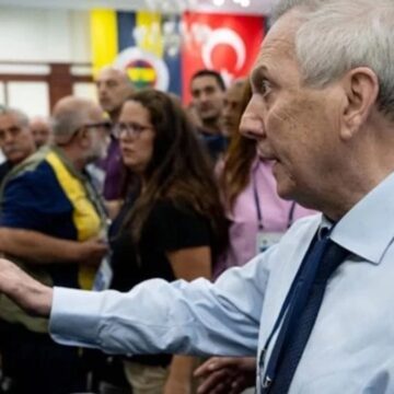 Aziz Yıldırım’dan olay sözler! ‘2 kurabiye 1 çaya her şeyi alkışlıyorlar’