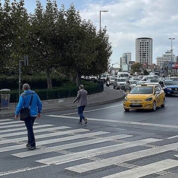 Bakan Uraloğlu duyurdu: Yaya geçitleri kaldırılıyor