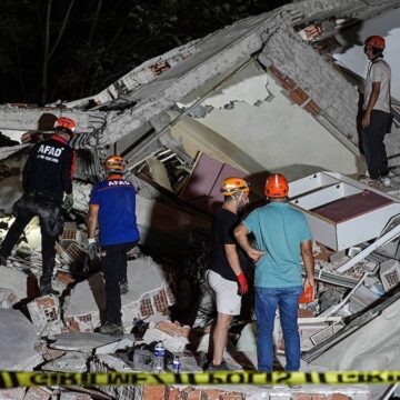 Balıkesir’deki depremde yıkılan bina ile ilgili vahim iddia