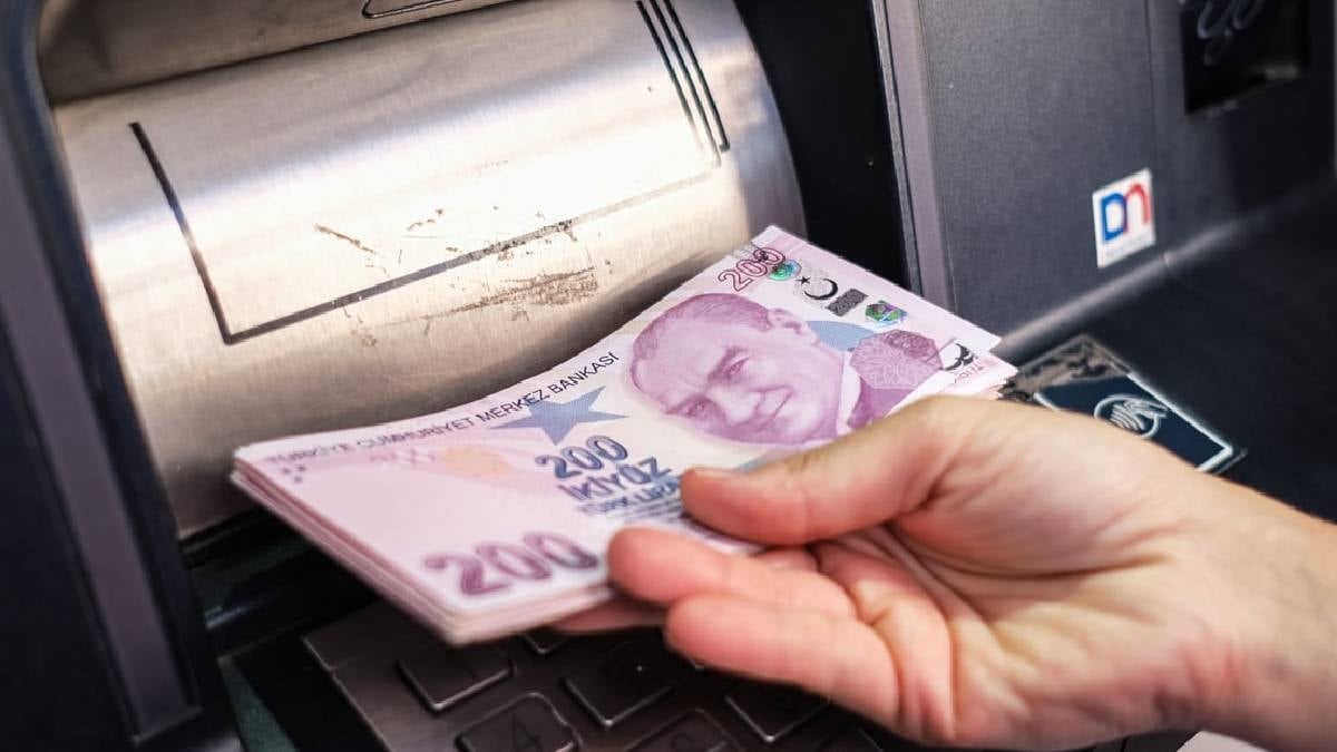 Bankaya 750 bin lira atan her ay asgari ücret kadar para alıyor