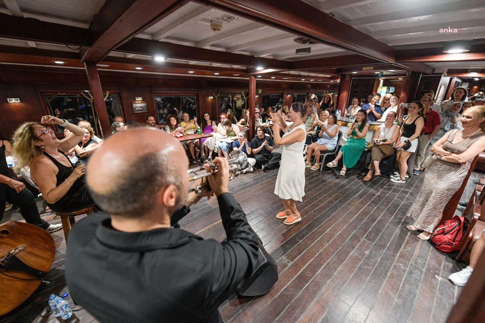 Bergama Vapuru’nda caz esintisi