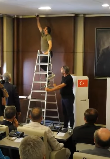 Beyoğlu Belediyesi'nde seçim başlamadan tartışma: Sesler yükseldi!