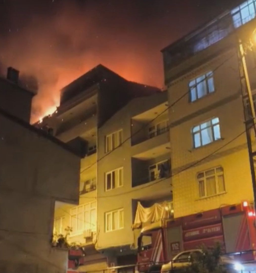 Beyoğlu'nda korkunç anlar! Yangın çıkan evde tüp patladı