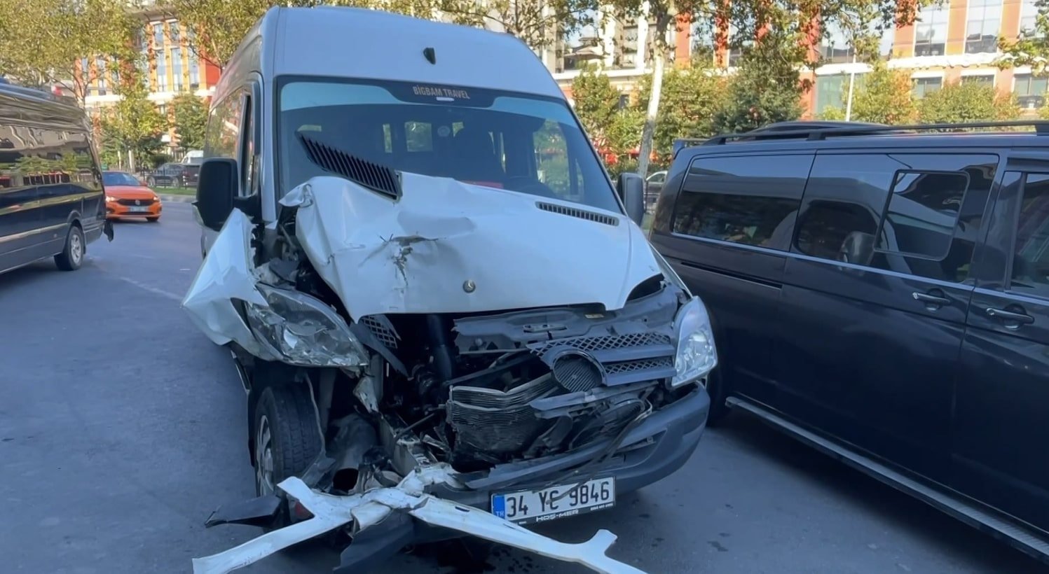 Beyoğlu’nda zincirleme kaza: 8 kişi yaralandı