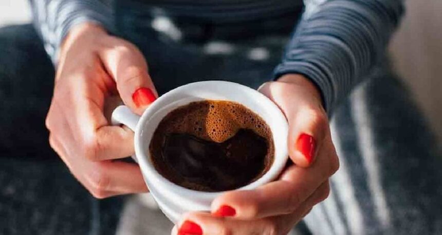 Bu saatlerde sakın kahve içmeyin: Mutsuzluğa ve depresyona sürüklüyor