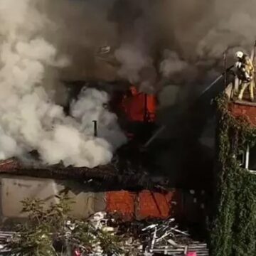 Bursa’da tamirhane deposunda yangın paniği