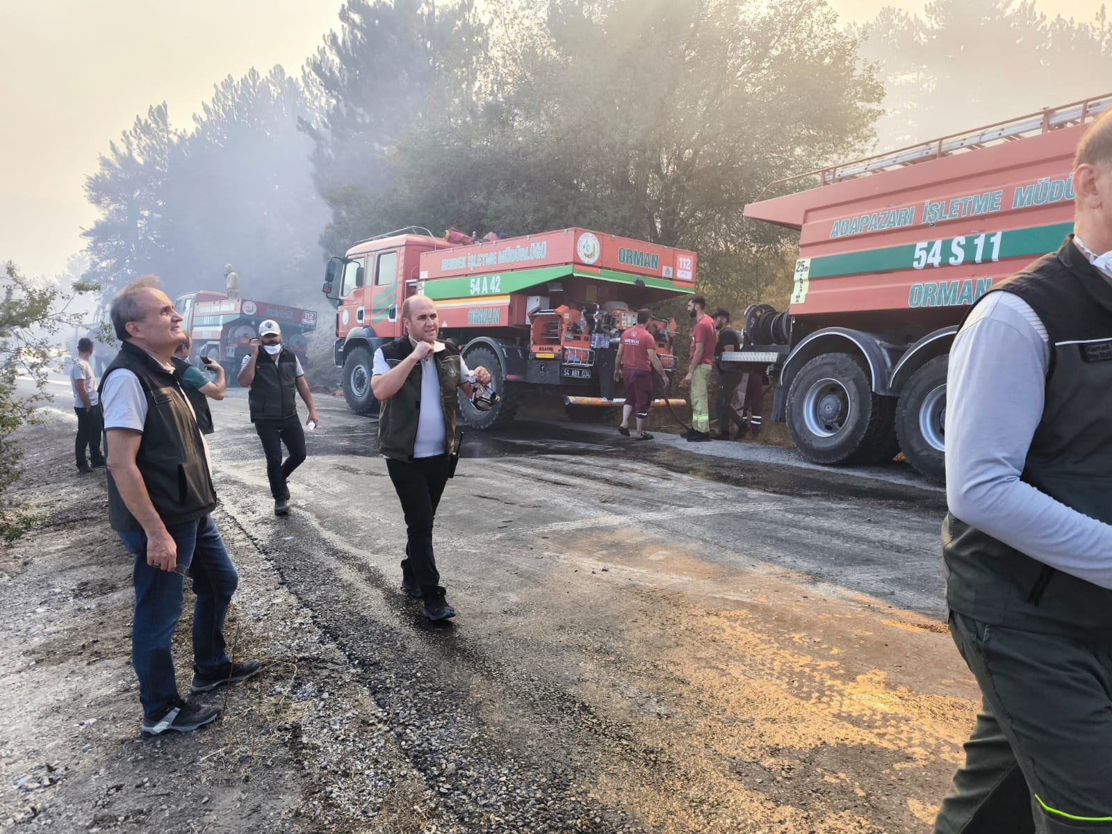 Çanakkale'de yangın büyüdü, boğaz, havalimanı ve kara yolu kapatıldı: Vatandaşlar deniz yoluyla tahliye ediliyor