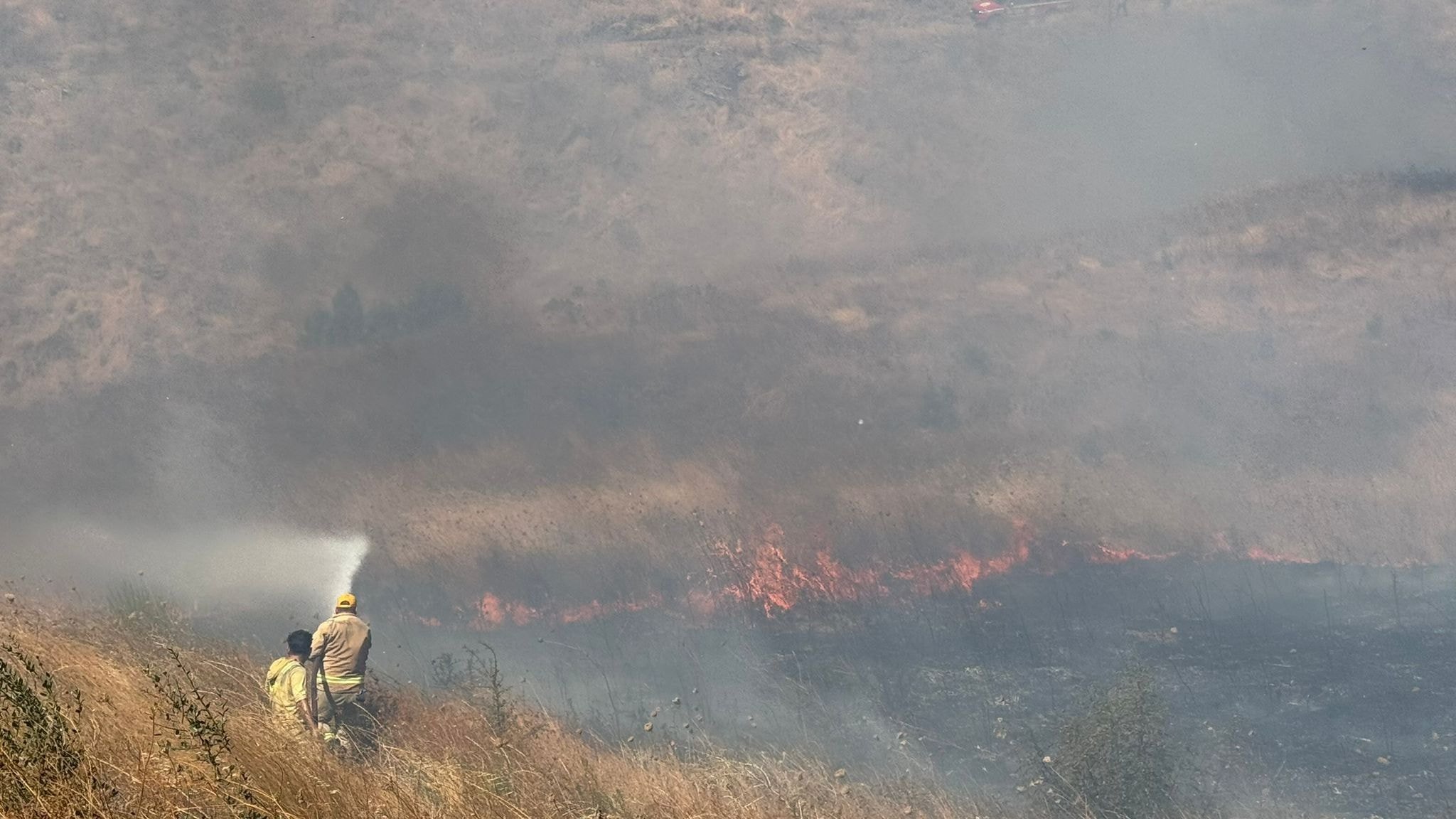 Çanakkale'de yangın: Havadan ve karadan müdahale ediliyor.