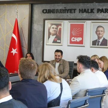 CHP, SPD ve Sosyalist Enternasyonal gençlik temsilcilerini ağırladı