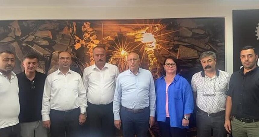 CHP’li Utku Çakırözer’den grev yasaklarına tepki
