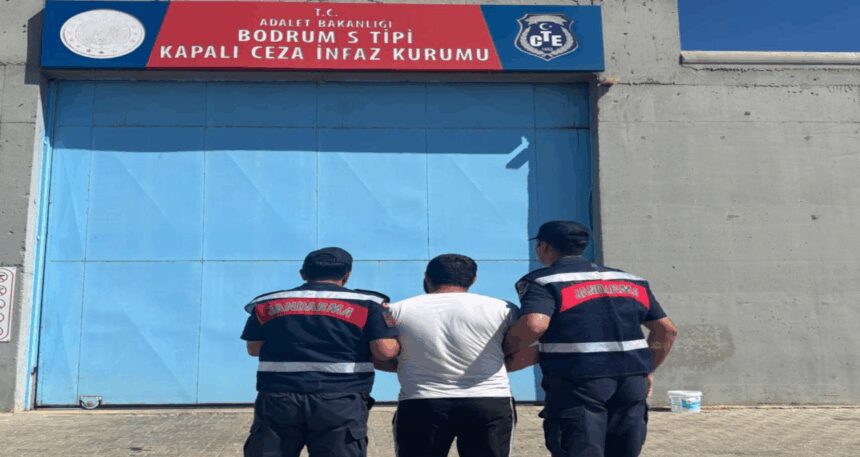 Cinayetten aranan iki kişi sokakta yakaladı