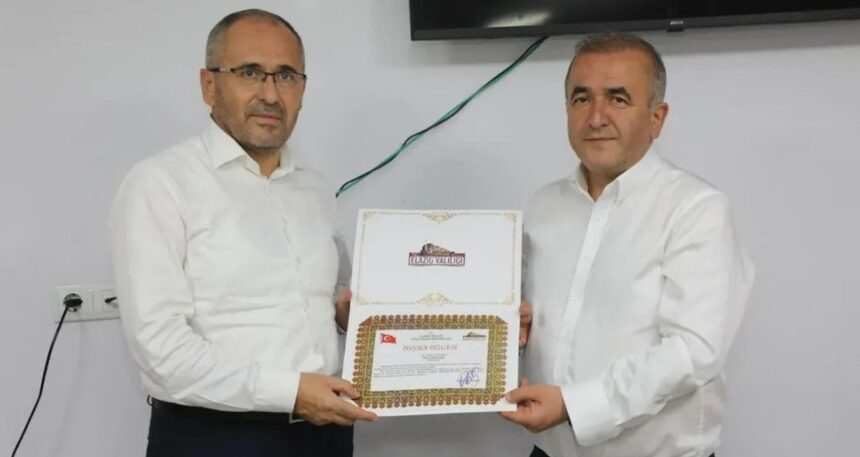Cumhurbaşkanı görevden aldı, vali ‘başarı belgesi’ verdi