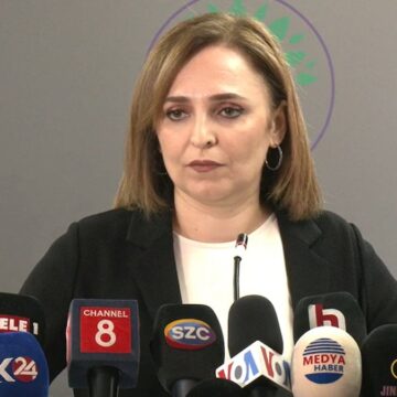 demden-komisyona-ovgu-chpye-tepki-eOavY8KK.jpg DEM’den komisyona övgü CHP’ye tepki