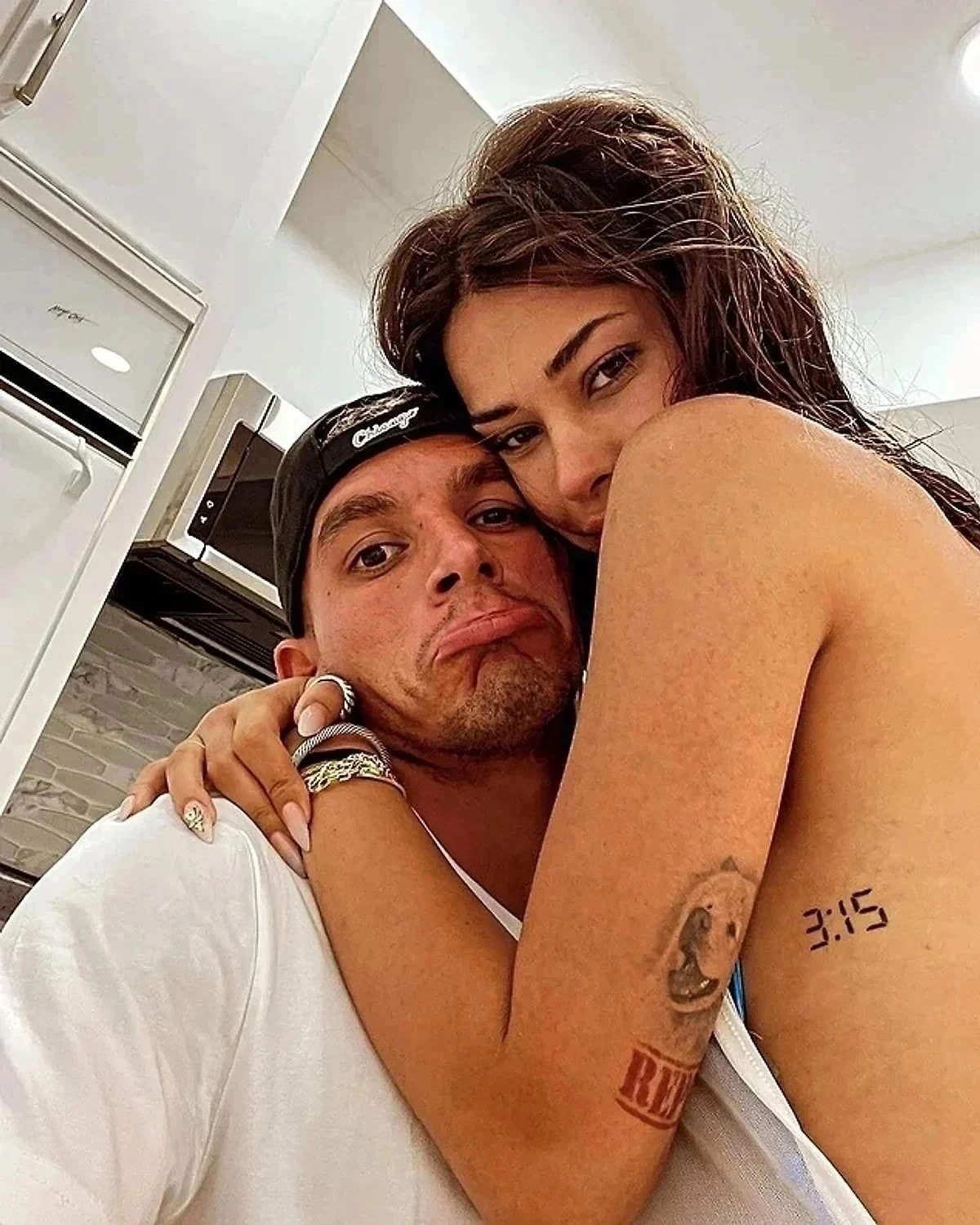 Devrim Özkan ameliyat sonrası imajını değiştirdi