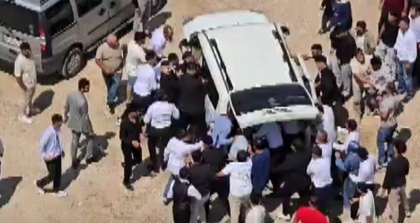 Düğünü birbirine kattı, gelen polise de saldırdı! O anlar kamerada