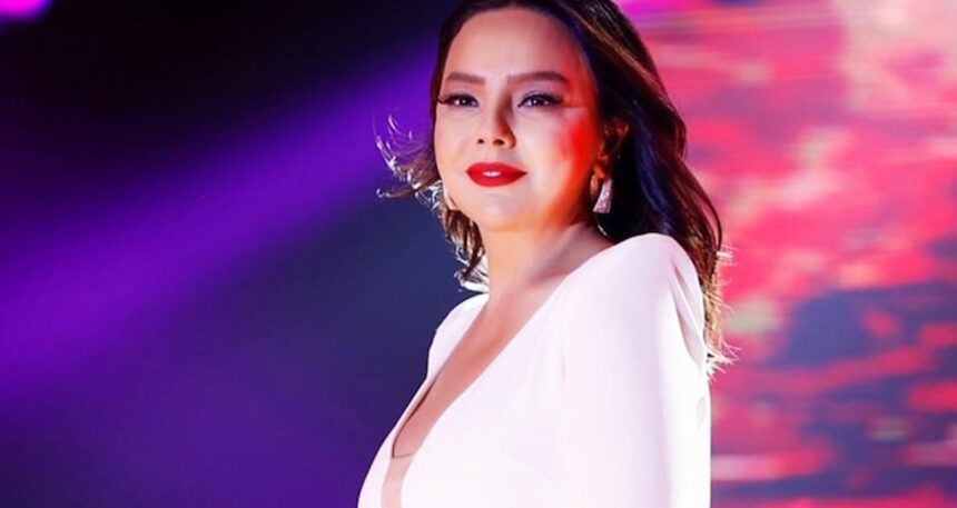 Ebru Gündeş’in kalın kaşları olay oldu