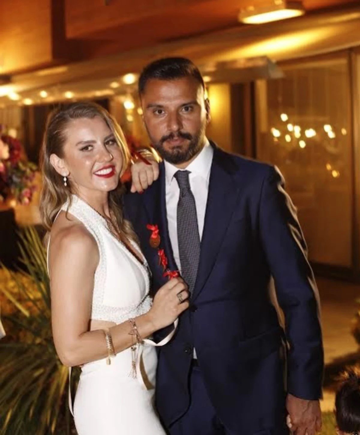 Eda Erol ve pilot sevgilisi Ekrem Karaçayır görkemli bir düğünle evlendi