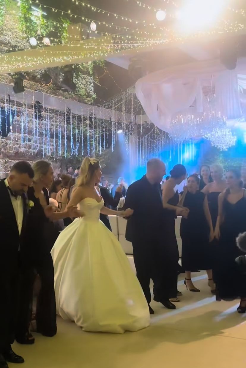 Eda Erol ve pilot sevgilisi Ekrem Karaçayır görkemli bir düğünle evlendi